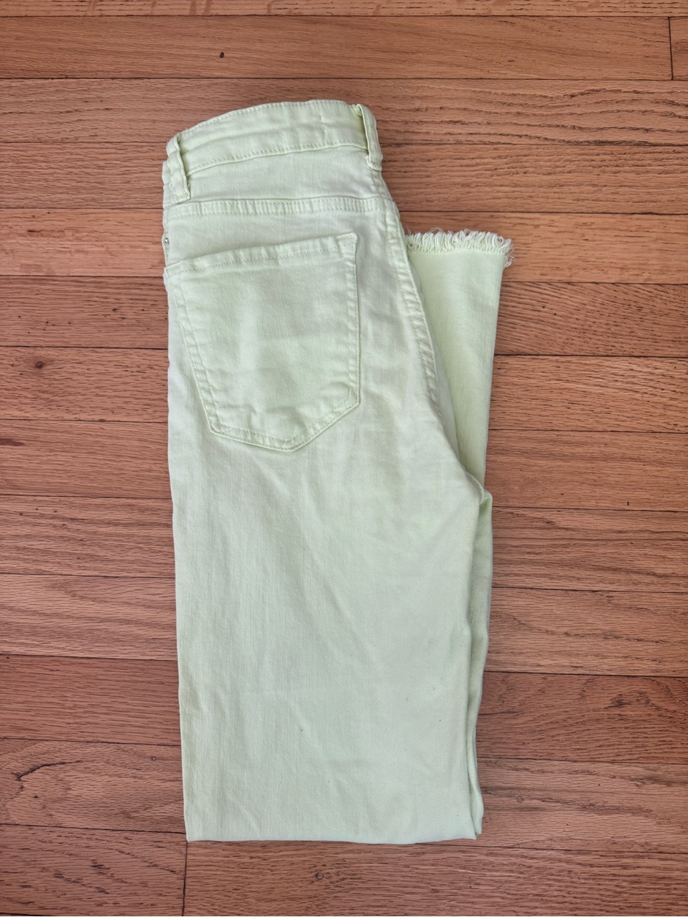 stradivarius Pale Yellow Cropped High-Rise Jeans